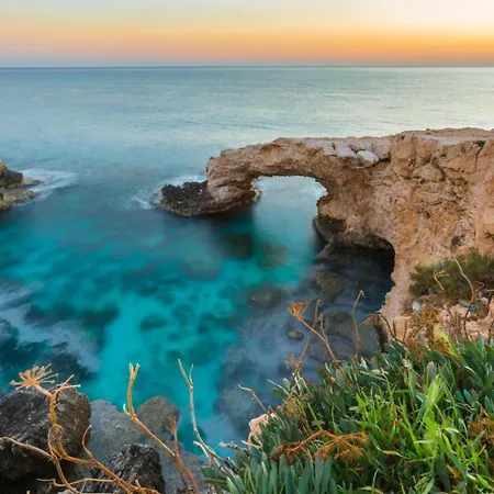 Koula Willa Paralimni